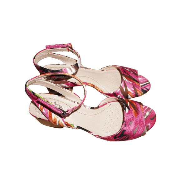 Kelly & Katie Rosetta Sandals 9.5M Pink Multi Block Heel Ankle Strap Floral - Picture 2 of 7